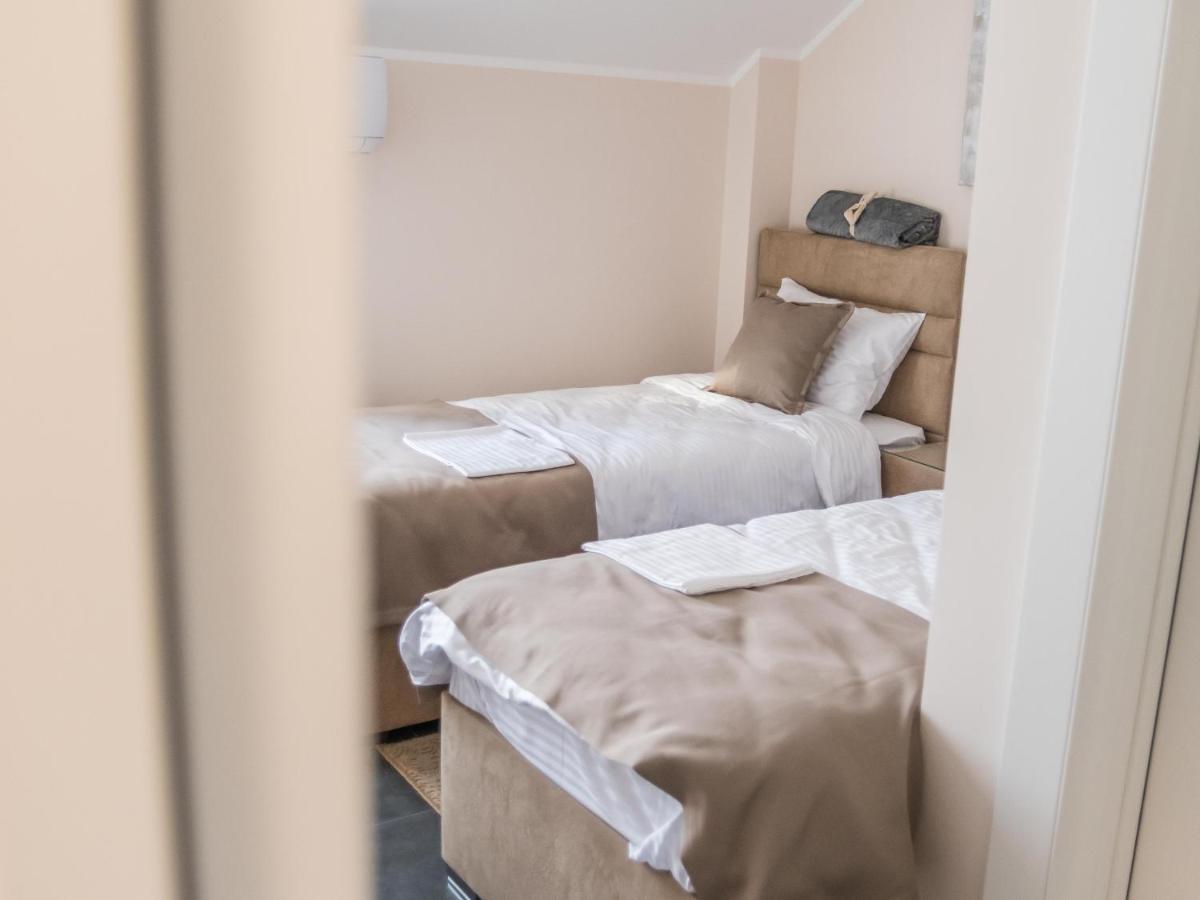 Mrcajevci A Klub Apartmani المظهر الخارجي الصورة